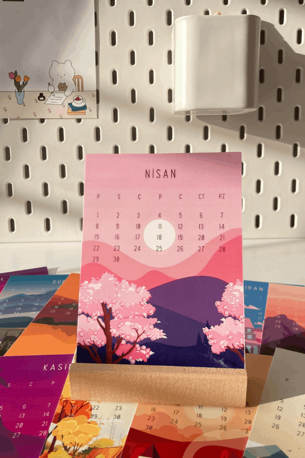 2026 Ahşap Standlı Masaüstü Takvim Manzara Temalı