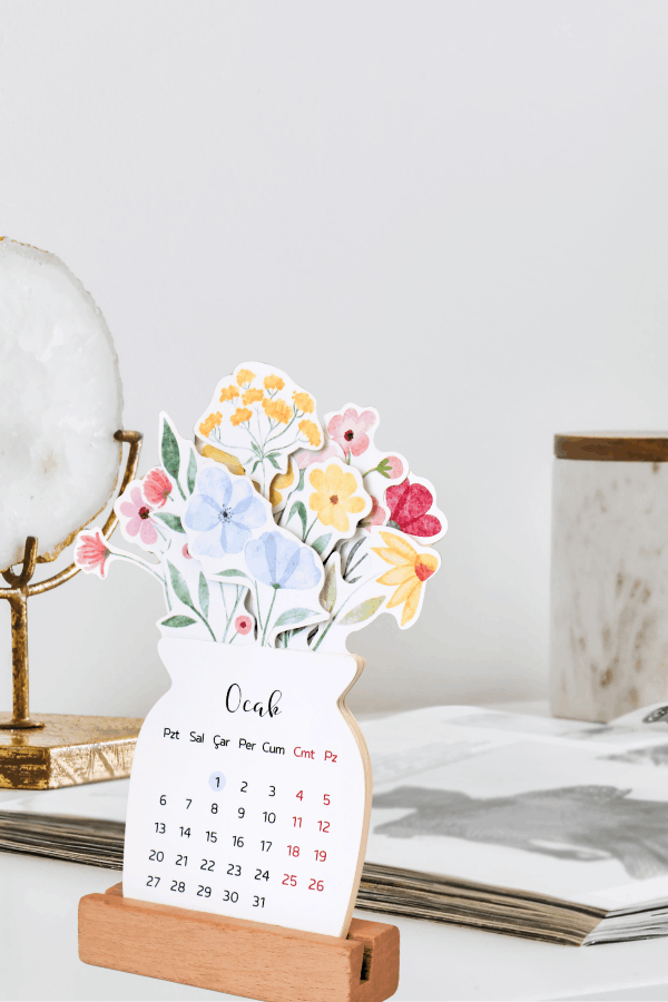 2026 Çiçekli Takvim Özel Tasarım Masa Takvimi Vazodaki Çiçekler