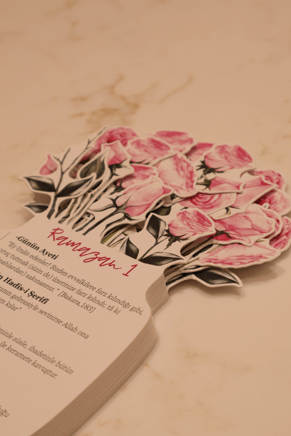 Pembe Gül Temalı Çiçekli Ramazan Takvimi