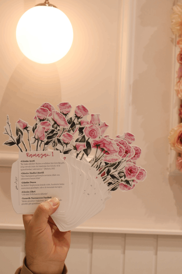 Pembe Gül Temalı Çiçekli Ramazan Takvimi
