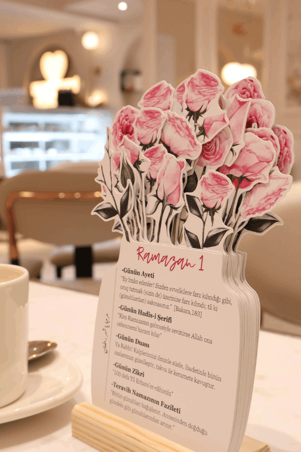Pembe Gül Temalı Çiçekli Ramazan Takvimi