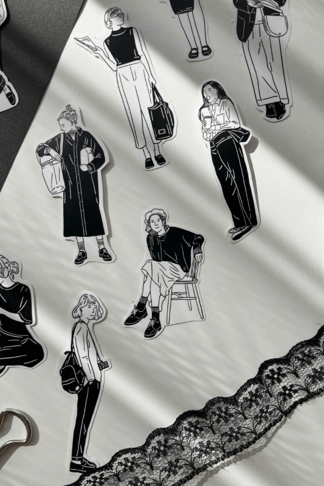 Siyah Beyaz Kız Sticker Seti
