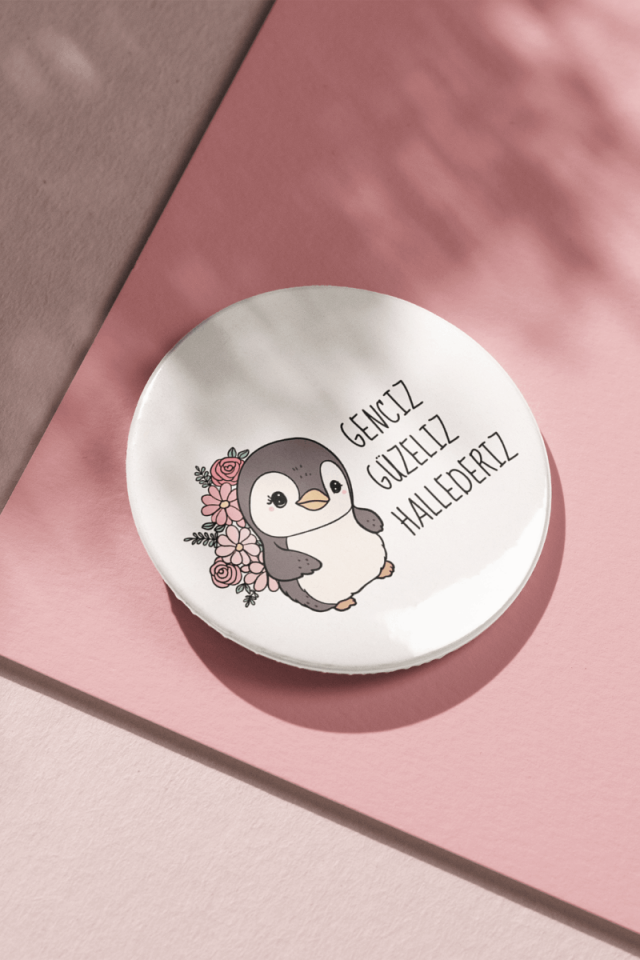 Genciz Güzeliz Hallederiz Penguen İğneli Metal Rozet