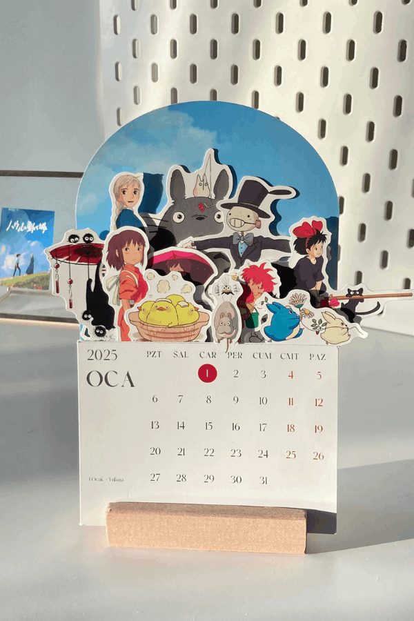 2026 Ghibli Studio - Miyazaki Temalı Ahşap Standlı Masa Takvimi  (Yenilenen Boyut)