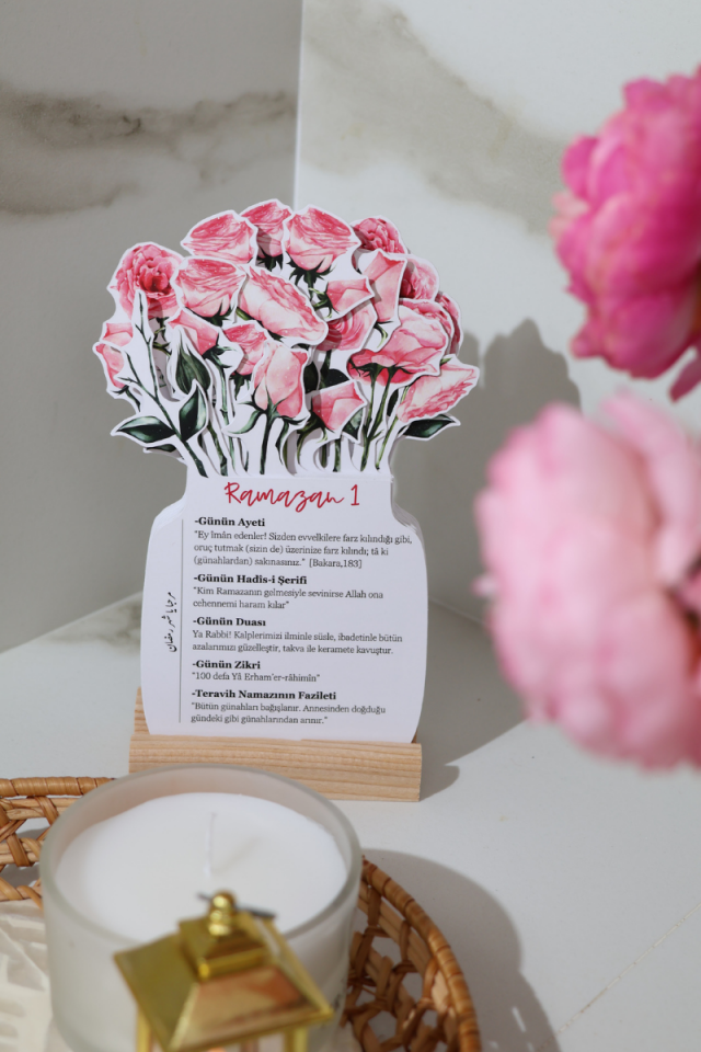 Pembe Gül Temalı Çiçekli Ramazan Takvimi