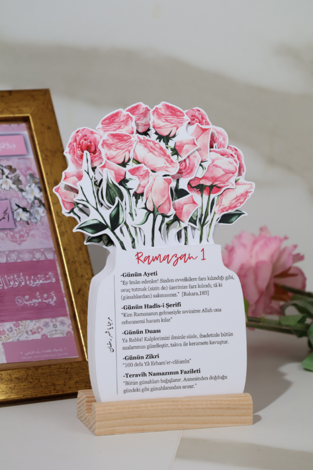 Pembe Gül Temalı Çiçekli Ramazan Takvimi