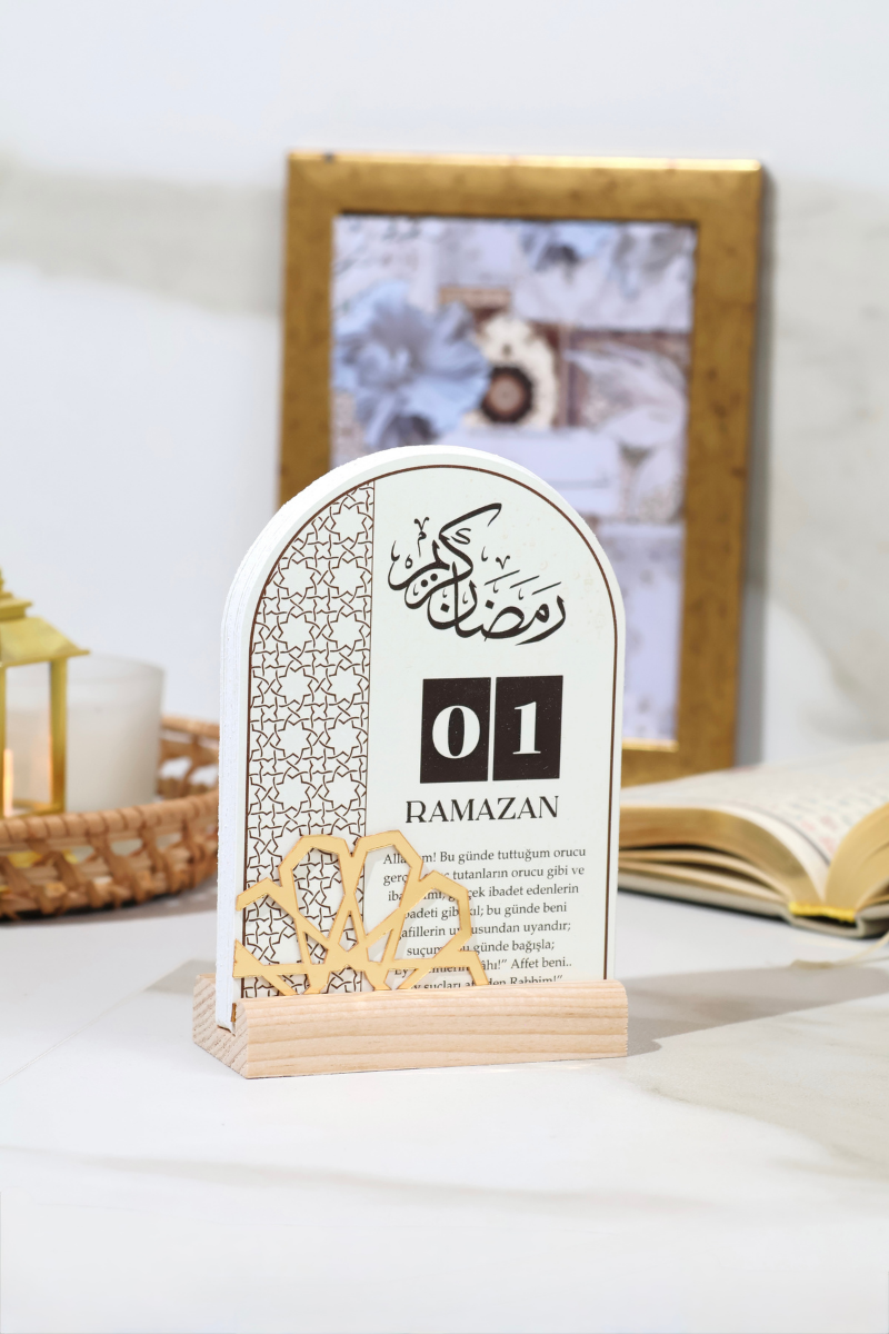 Pleksi Detaylı Dualarla Ramazan Takvimi 30 Günlük İslâmi Ramazan Masa Takvimi