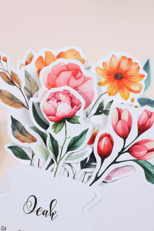 2026 Çiçekli Ahşap Standlı Mini Boy Masa Takvimi, Özel Tasarım Masa Takvimi Vazodaki Çiçekler