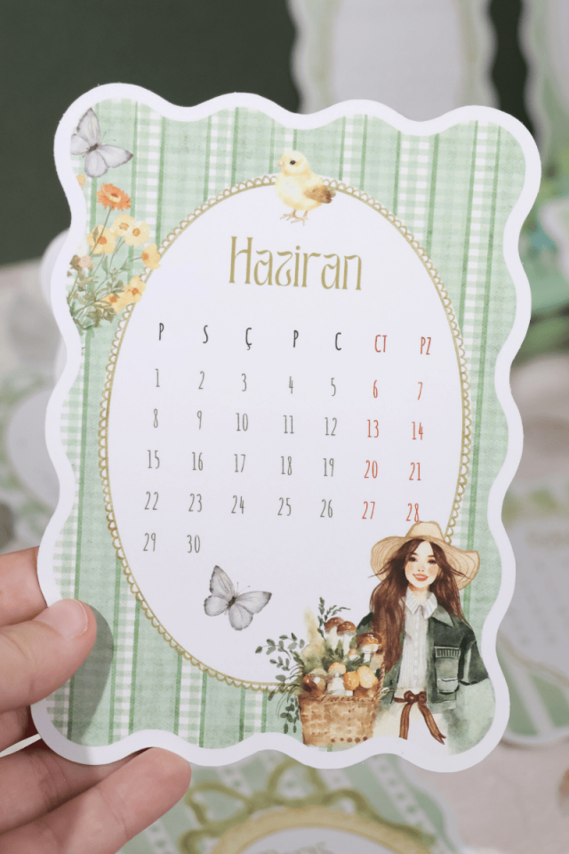 2026 Ahşap Standlı Coquette Yeşil Temalı Masa Takvimi, Özel Tasarım Masa Takvimi Yeşil
