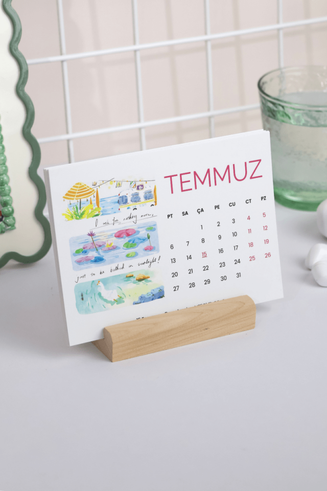 2026 Ahşap Standlı Pastel Manzara Desenli Yatay Form Masa Takvimi