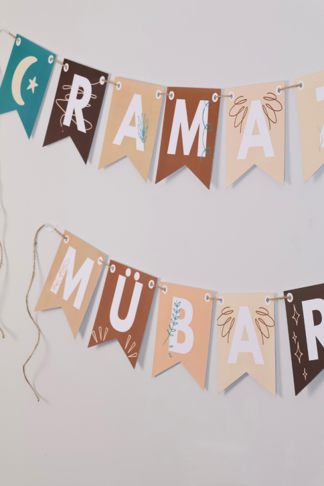 Ramazan Mübarek Yazılı Flama